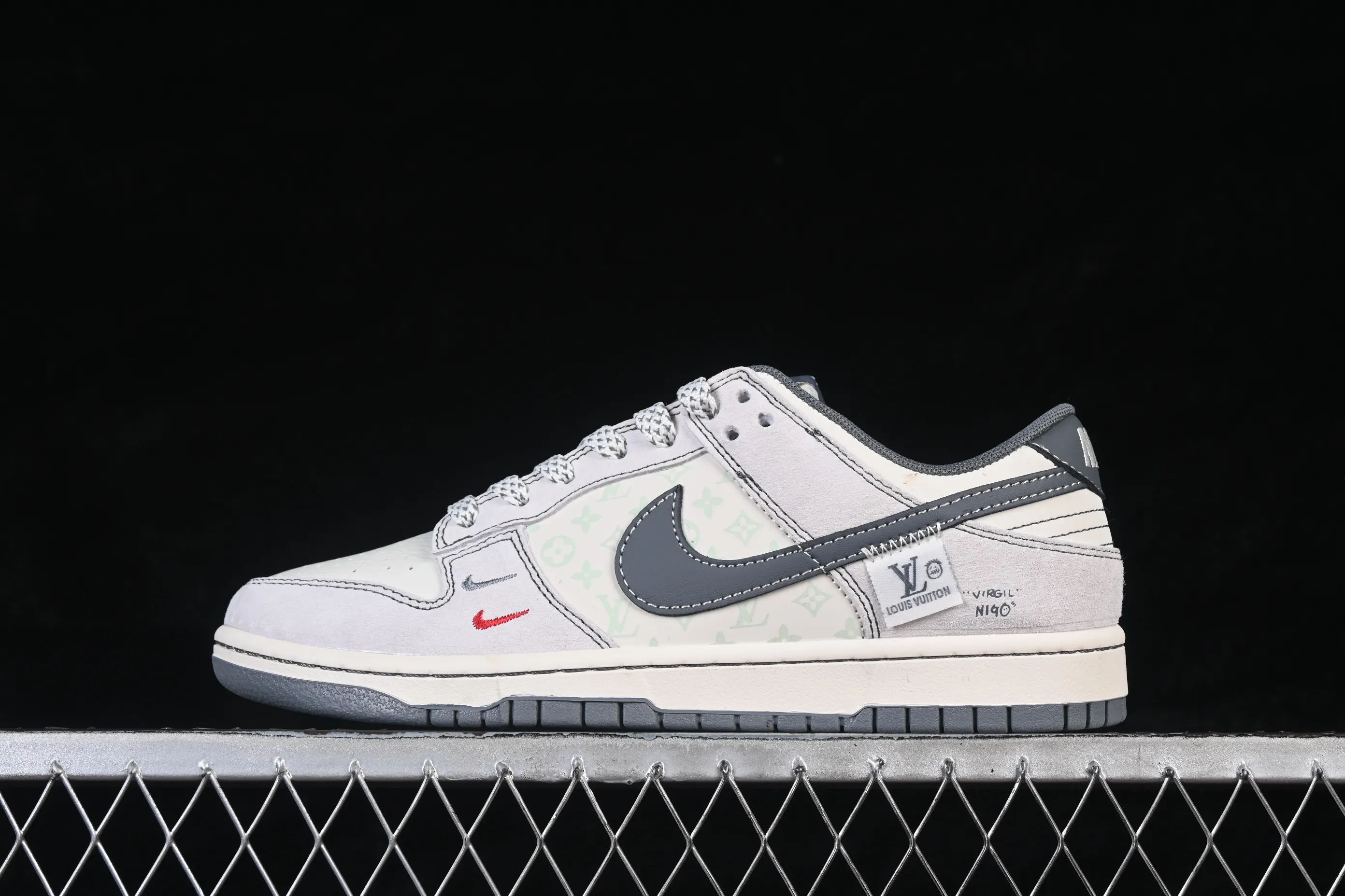 All categories Nk SB Dunk Series Nk SB Dunk Low High-end customized low-top sneakers Nike SB Dunk Low LV joint model High-end customized low-top casual sneakers YX5066-391